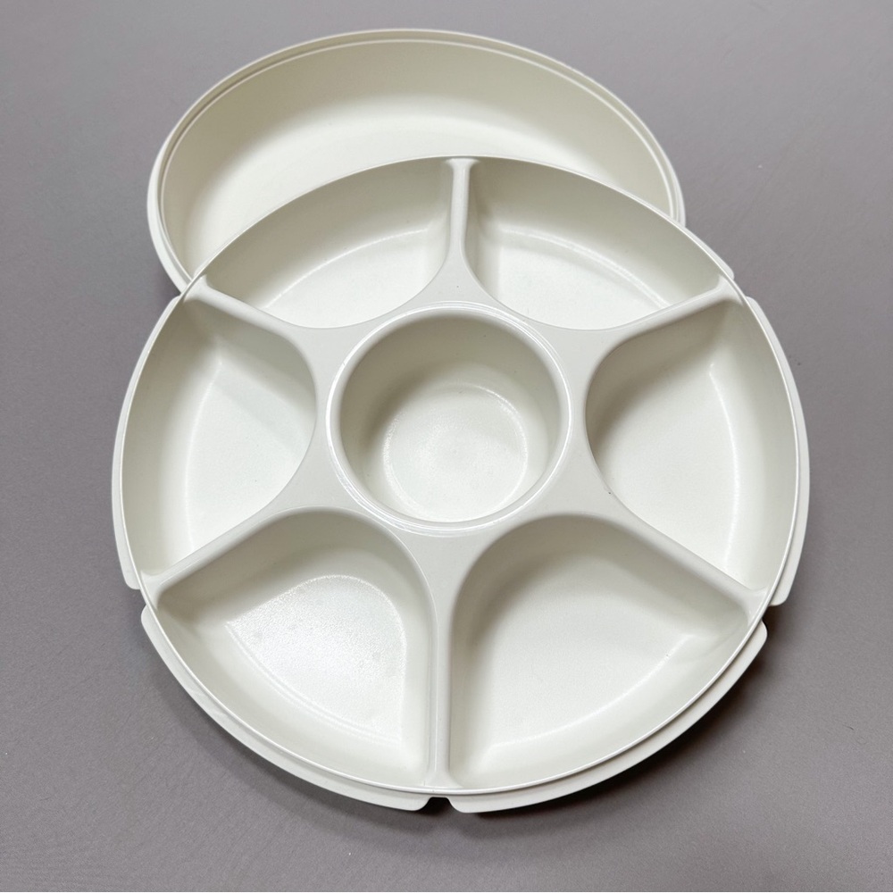 TUPPERWARE Vintage Serving Center Tray Off White Veggie 1665-3